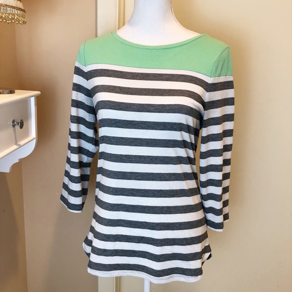 •The Limited Striped Long Sleeve Shirt•